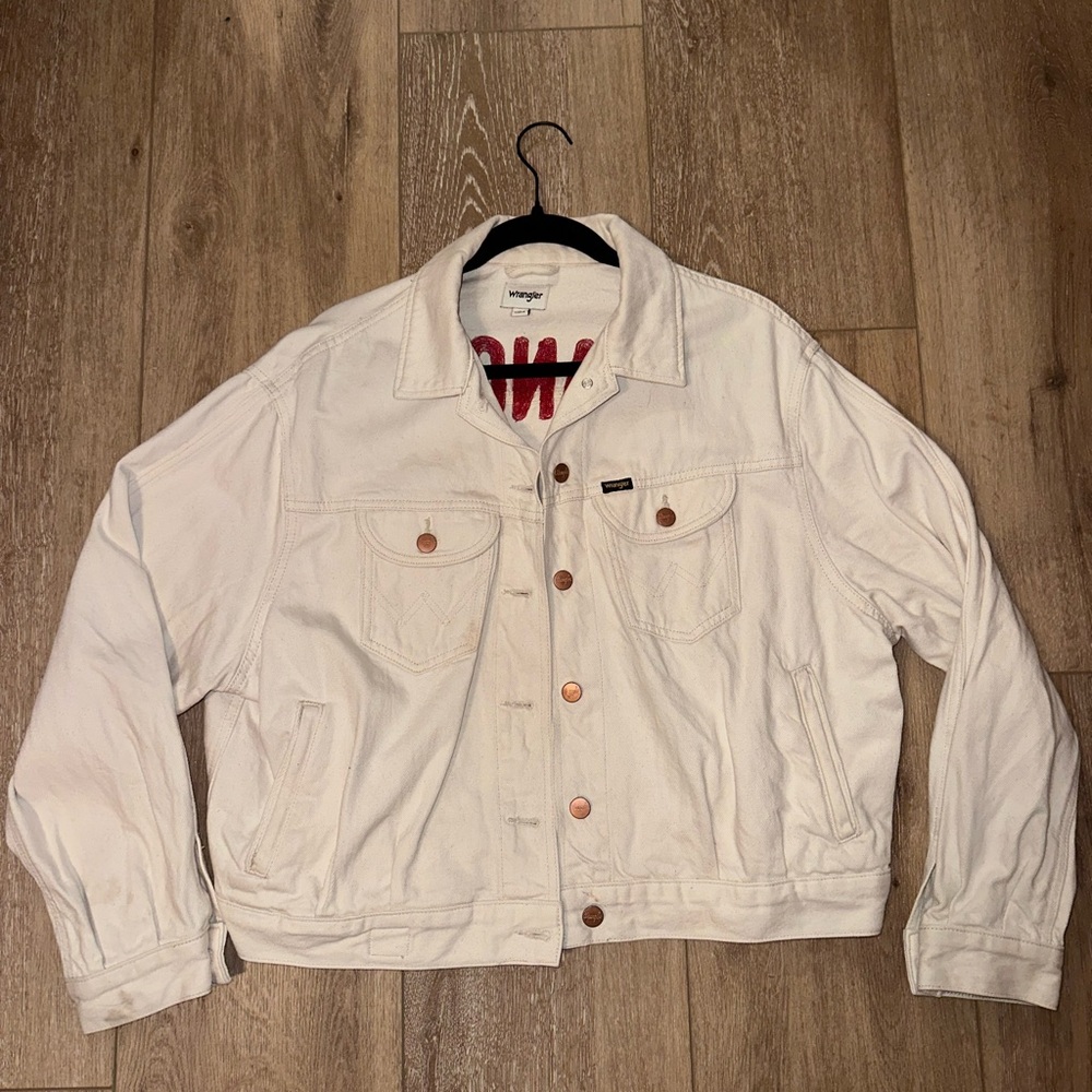 Wrangler Cream Denim Jacket with Red Accents - Picture 2 of 5